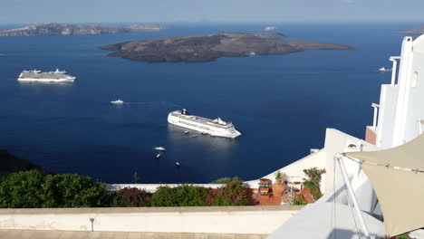 Greece-Santorini-Cruise-Ship-Below-Garden-Time-Lapse