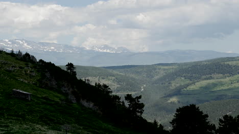 Spanien-Pyrenäen-Vom-Aussichtspunkt-La-Molina