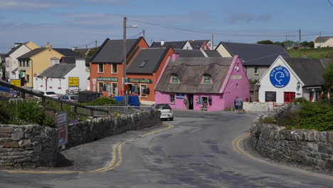 Irland-County-Clare-Doolin-Dorf