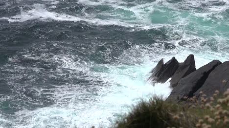 Ireland-Dingle-Looking-Down-At-Sea-Rocks-Pan-And-Zoom