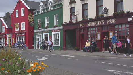 Ireland-Dingle-People-On-Sidewalk-