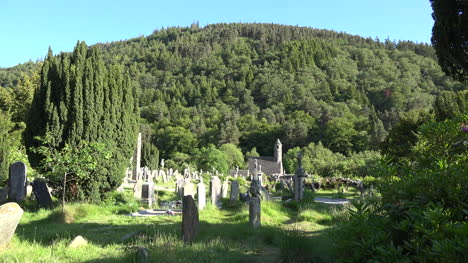 Irland-Glendalough-St-Kevins-Kirche-Und-Berg