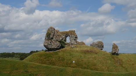 Irland-Schlossruine-Clonmacnoise-In-Der-Sonne