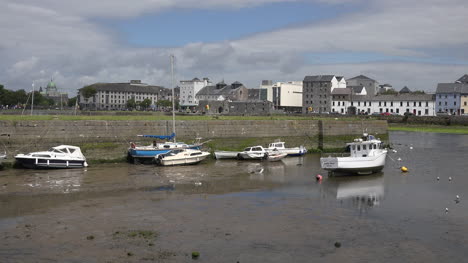 Ireland-Galway-City-Boats-Sit-In-Mud-At-Low-Tide