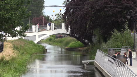 Ireland-Tullamore-Zooms-Out-From-Bridge-Over-Canal