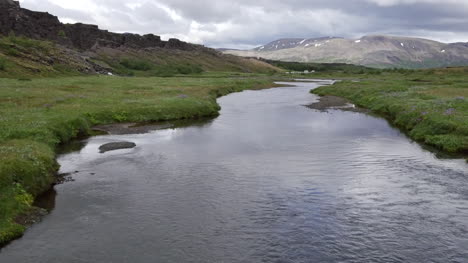 Iceland-Pingvellir-Flowing-Stream-By-Rift