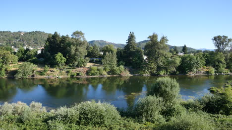 Oregon-Umpqua-River-View