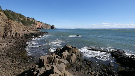 Canada-Bay-Of-Fundy-Rocks-And-Coastal-View