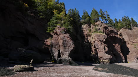 Kanada-New-Brunswick-Hopewell-Rocks-Edge-Of-Shore