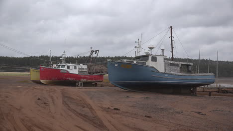 Canadá-Nueva-Escocia-Barcos-En-La-Arena