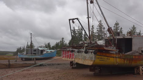 Canada-Nova-Scotia-Old-Boats-Wait-For-High-Tide