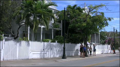 Florida-Key-West-Beherbergt-Touristen-Auf-Bürgersteig