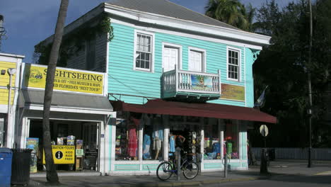 Florida-Key-West-tiendas-en-el-edificio-de-la-esquina