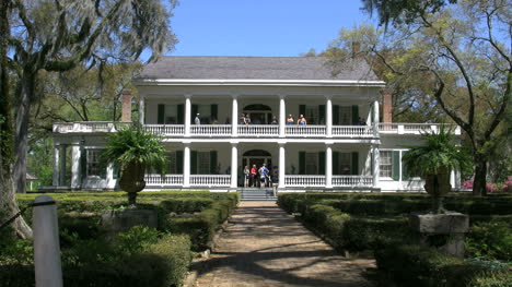 Louisiana-Rosedown-Plantage-Haus-Touristen-Auf-Veranden