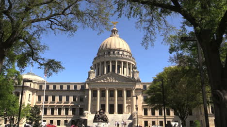 Mississippi-Statehouse-Dome-And-Facade