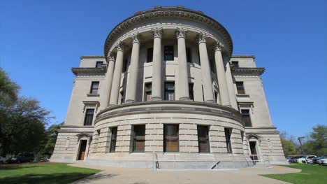 Mississippi-Statehouse-Seitenansicht-Mit-Säulen