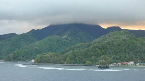 Amerikanisch-Samoa-Wolke-Auf-Dem-Berg