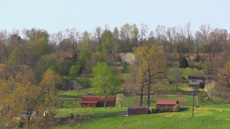 Arkansas-Landschaft-Mit-Scheunen