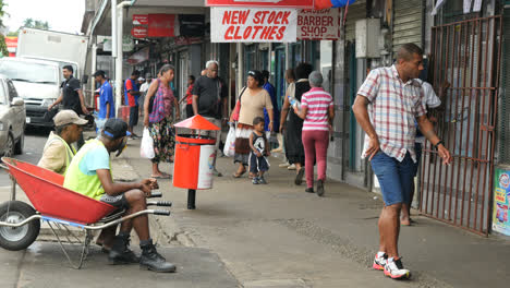 Escena-De-La-Calle-Fiji-Suva-Con-Gente-De-Fijian