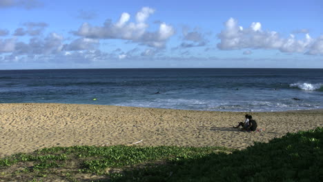 Oahu,-Playa-De-Arena,-Pareja,-En,-Arena