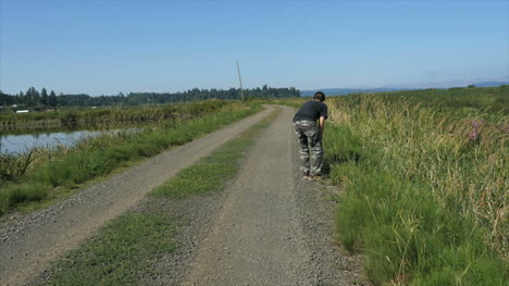 Oregon-Columbia-River-Backwater-Dirt-Road-With-Boy