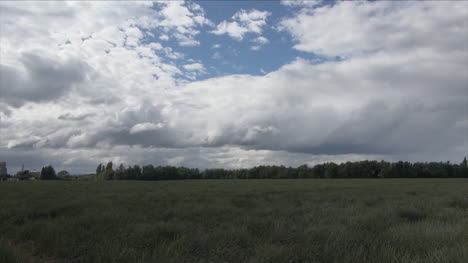 Nubes-De-Oregon-Moviéndose-Sobre-El-Lapso-De-Tiempo-Del-Paisaje