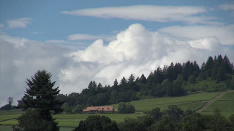 Oregon-Wolken-über-Ansicht-Mit-Hügel-Zeitraffer