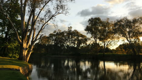 Australia-Murray-River-At-Albury-Late-Afternoon