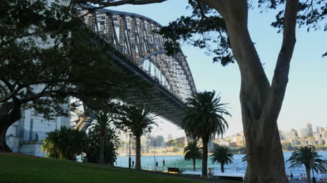 Australien-Sydney-Harbour-Bridge-Aus-Einem-Park