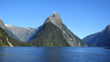 Nueva-Zelanda-Milford-Sonido-Mitre-Peak-Y-Cirque