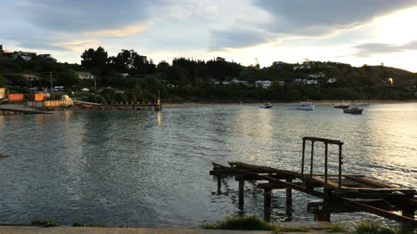 Neuseeland-Moeraki-Dock-And-Bay