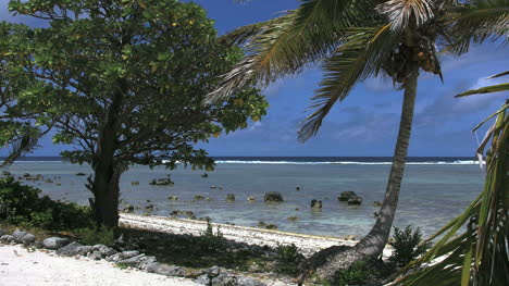 Aitutaki-Riff-Und-Felsen-In-Der-Lagune