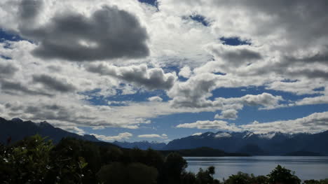 Neuseeland-See-Manapouri-Dramatische-Wolken