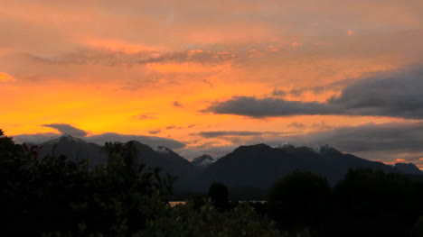Neuseeland-See-Manapouri-Orange-Sonnenuntergang