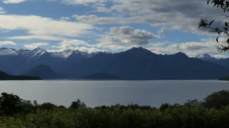 Neuseeland-See-Manapouri-Vista-Pan