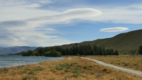 Camino-De-Nueva-Zelanda-Y-Ola-Nubes-Lago-Dunstan