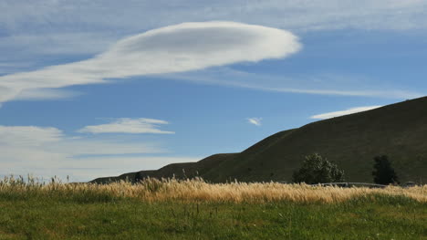 New-Zealand-Wave-Cloud-Near-Lake-Dunstan