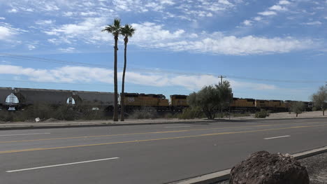 Arizona-Gila-Dobla-El-Tráfico-Y-La-Sartén-Del-Tren