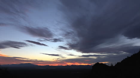 Nube-Alta-De-Arizona-En-La-Noche-Panorámica-Y-Zoom