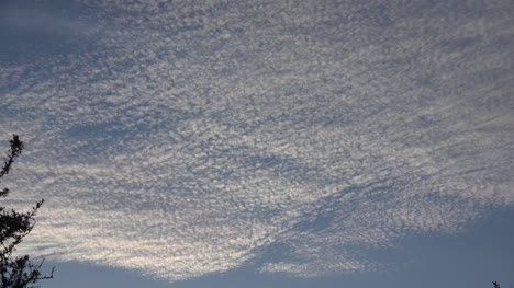 Arizona-Mittlere-Wolken-Im-Himmel