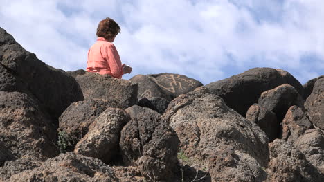 Arizona-Woman-Photographs-Rock-Art