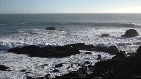 California-High-Waves-Crash-On-Rocks-Salt-Point