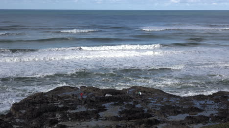 Vista-De-Oregon-De-Thors-Bien-Brotando-En-Cape-Perpetua-Sonido-Pan