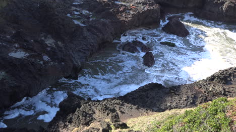 Oregon-Wellen-Kocht-Abgrund-Am-Cape-Perpetua-Sound