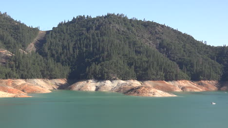 Kalifornien-Shasta-See-Mit-Niedrigwasserstandpfanne