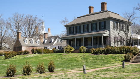 Virginia-Colonial-Williamsburg-House-Auf-Einer-Grashügel