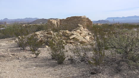 Texas-Terlingua-Kreosotbusch-Und-Ruine