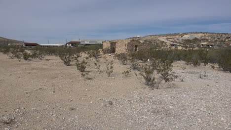 La-Ruina-De-La-Casa-De-Piedra-De-Texas-Terlingua-Se-Acerca
