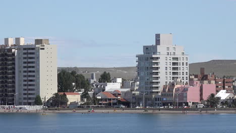 Argentinien-Puerto-Madryn-Skyline-Pfannen