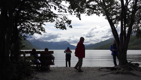 Argentinien-Tierra-Del-Fuego-Park-See-Rock